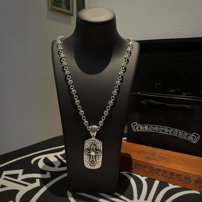 Ch**me He**ts necklaces